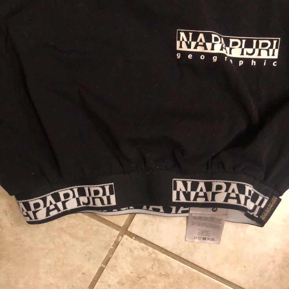 Small Napajiri Cropped Banded Tee - Picture 3 of 4